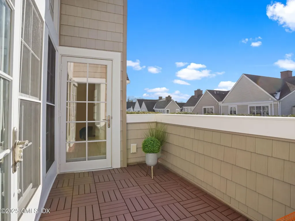 77 Havemeyer Lane Stamford CT 06902