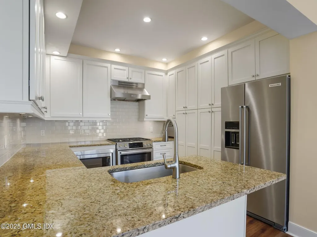 77 Havemeyer Lane Stamford CT 06902