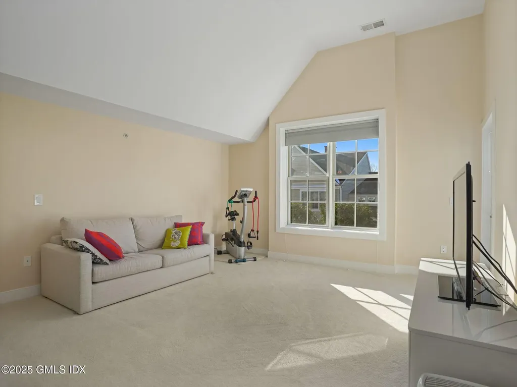 77 Havemeyer Lane Stamford CT 06902