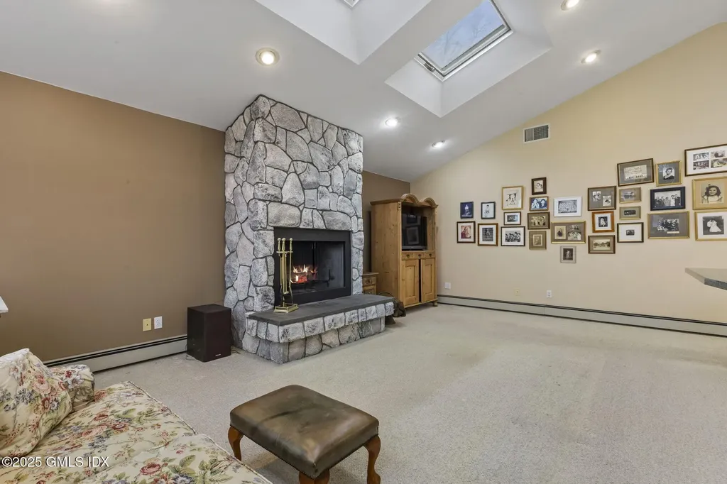 23 Old Wagon Road Old Greenwich CT 06870