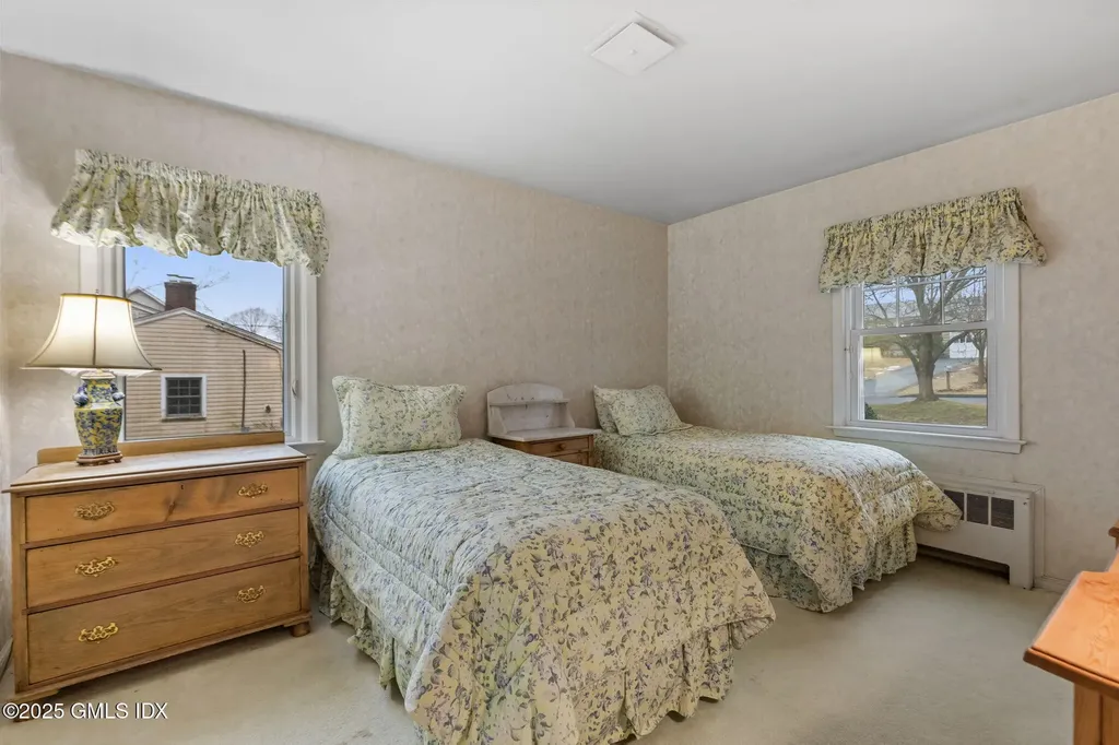 23 Old Wagon Road Old Greenwich CT 06870