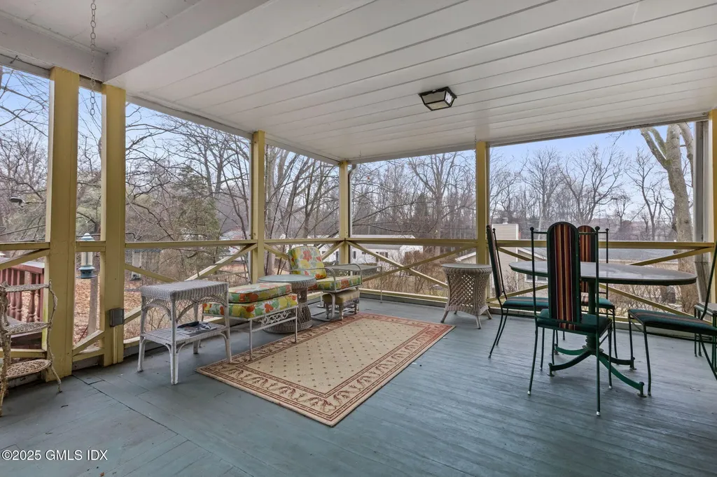 23 Old Wagon Road Old Greenwich CT 06870