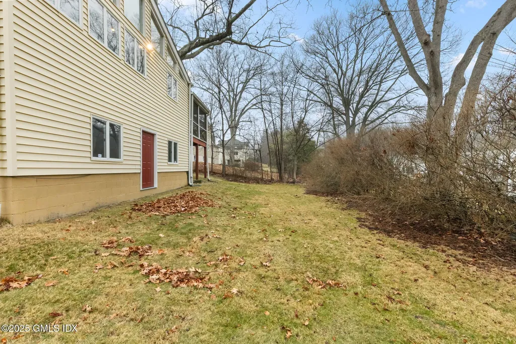 23 Old Wagon Road Old Greenwich CT 06870