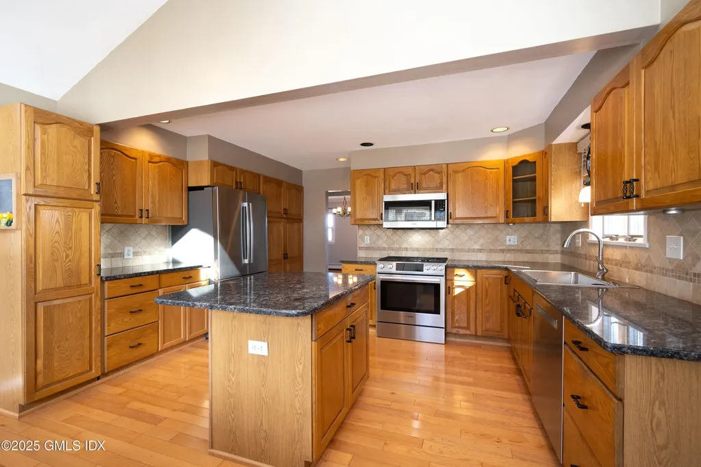 46 Cambridge Road Stamford CT 06902