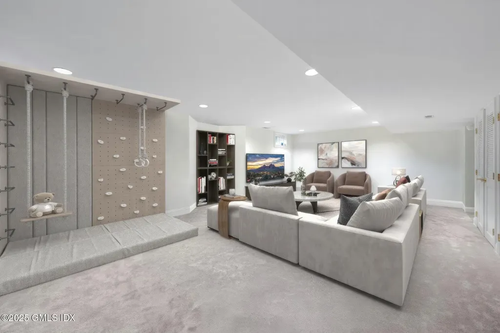 16 Windy Knolls Greenwich CT 06831