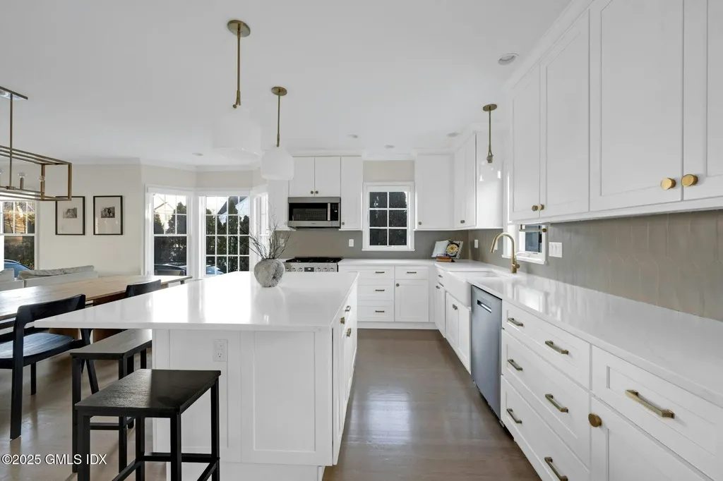 16 Windy Knolls Greenwich CT 06831