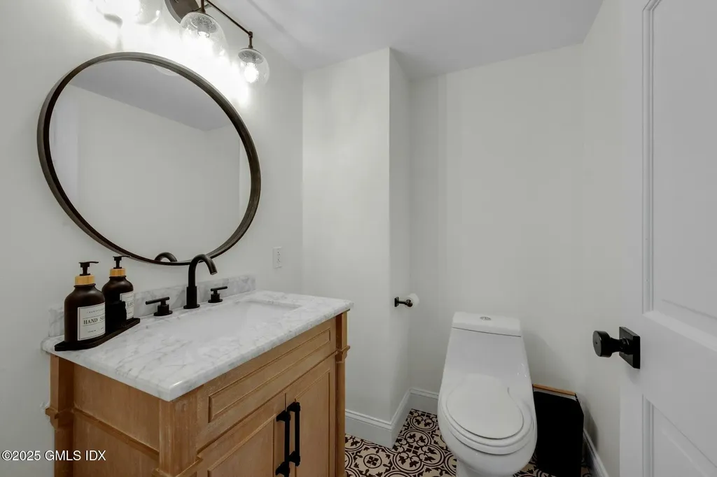 16 Windy Knolls Greenwich CT 06831