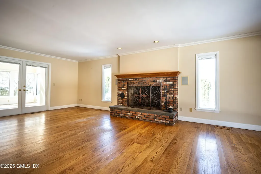 5 Midrocks Drive Norwalk CT 06851