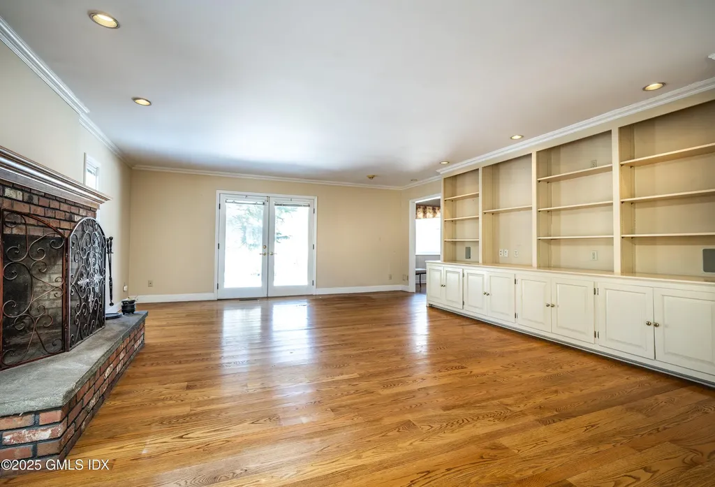 5 Midrocks Drive Norwalk CT 06851