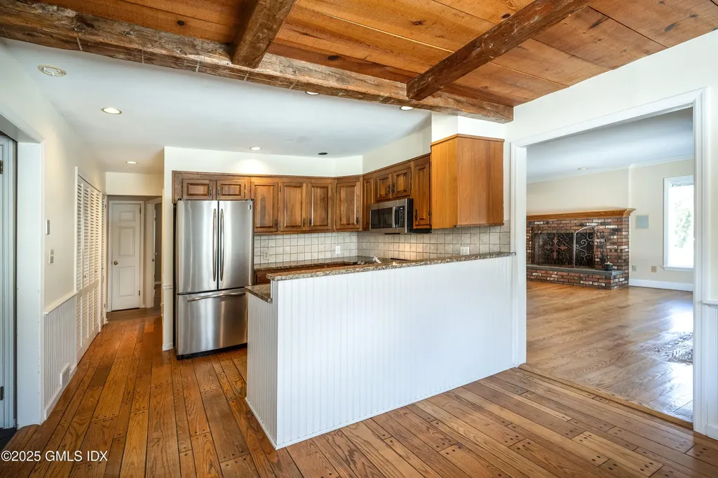 5 Midrocks Drive Norwalk CT 06851