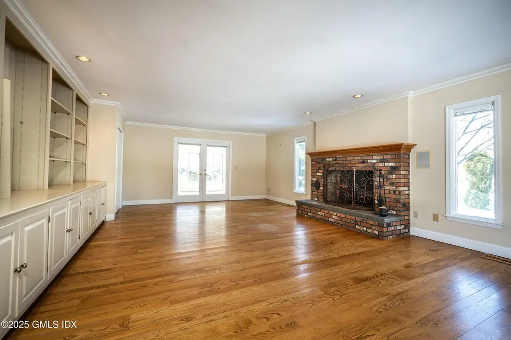 5 Midrocks Drive Norwalk CT 06851