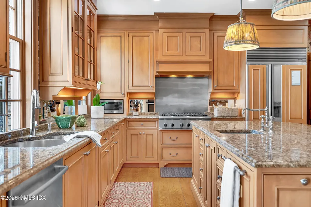 375 Round Hill Road Greenwich CT 06831