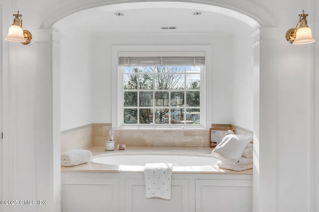 375 Round Hill Road Greenwich CT 06831