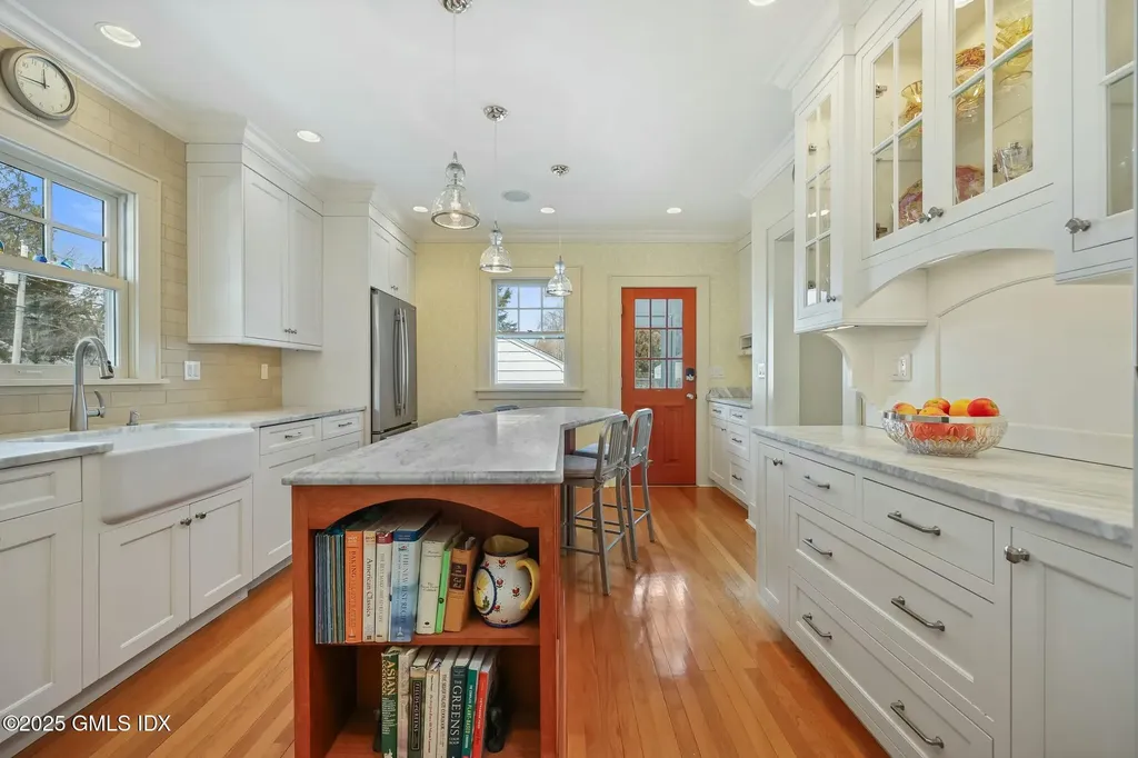 892 Stratfield Road Fairfield CT 06825