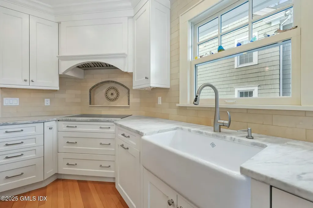 892 Stratfield Road Fairfield CT 06825