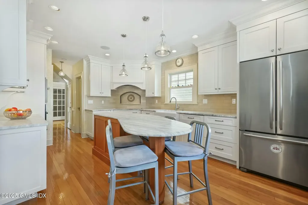 892 Stratfield Road Fairfield CT 06825