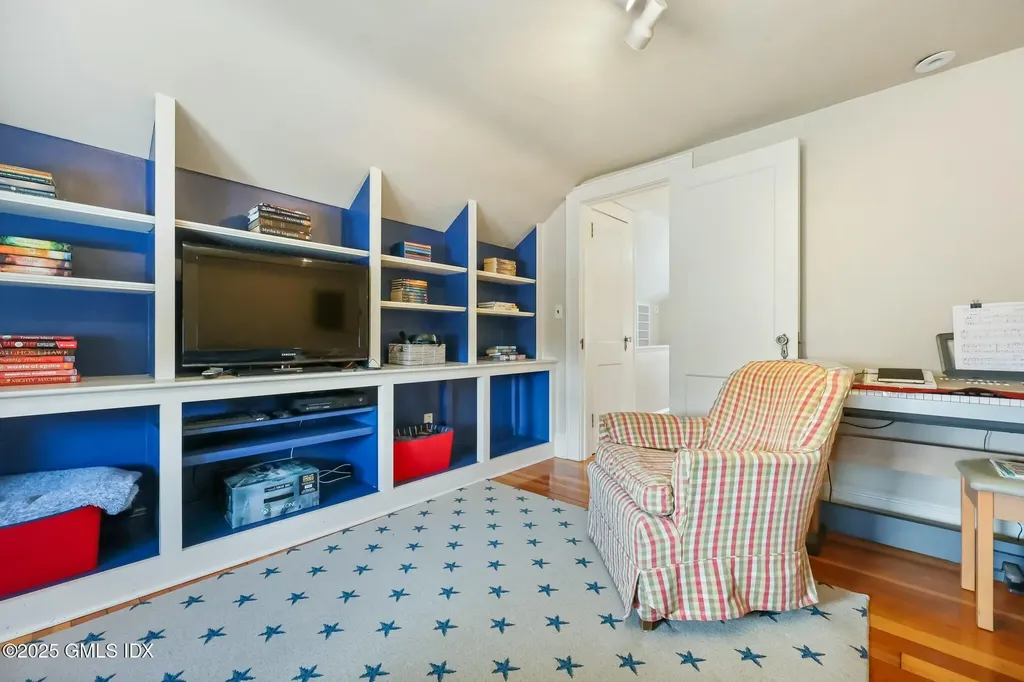 892 Stratfield Road Fairfield CT 06825