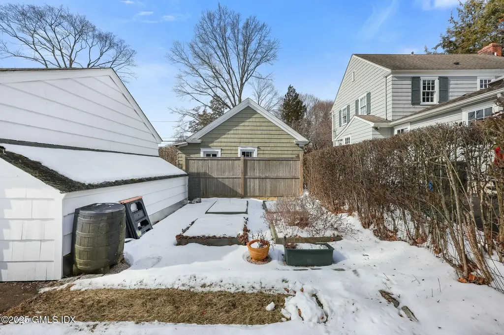 892 Stratfield Road Fairfield CT 06825