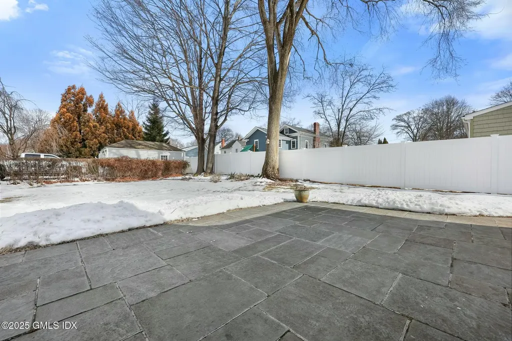 892 Stratfield Road Fairfield CT 06825