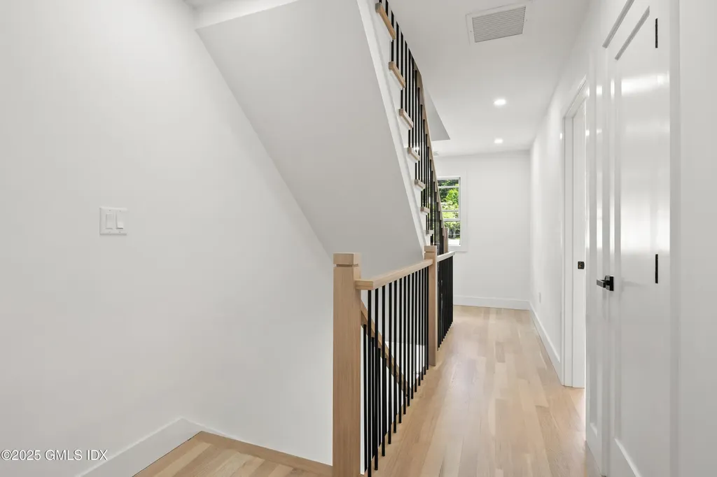 24 Homestead Lane Greenwich CT 06831