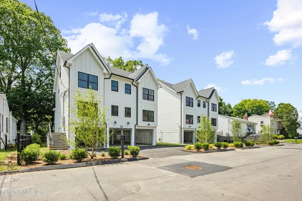 24 Homestead Lane Greenwich CT 06831