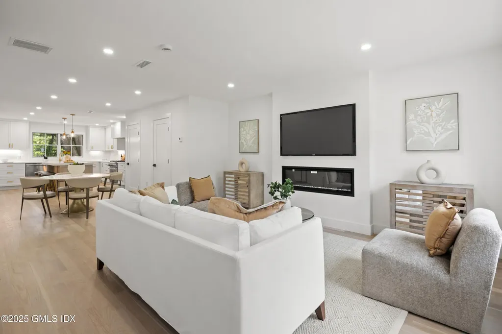 24 Homestead Lane Greenwich CT 06831