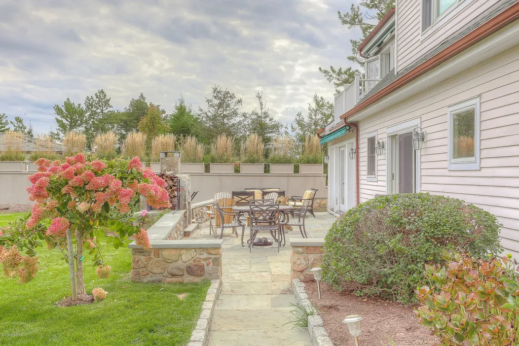 2 Indian Drive Old Greenwich CT 06870