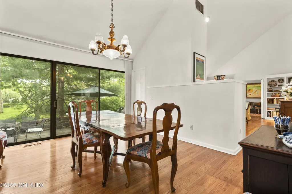 622 W Lyon Farm Drive Greenwich CT 06831