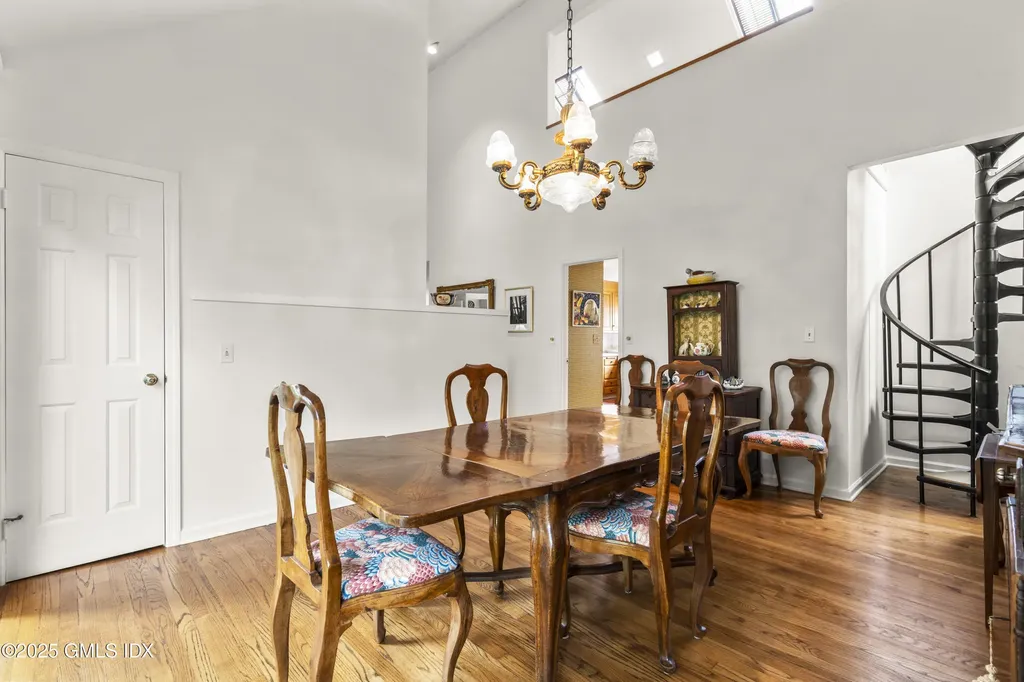622 W Lyon Farm Drive Greenwich CT 06831