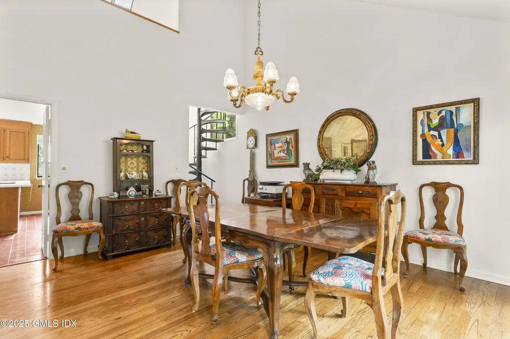 622 W Lyon Farm Drive Greenwich CT 06831