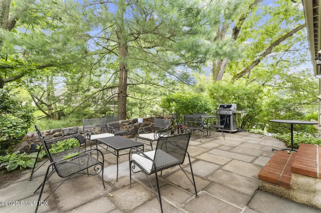 622 W Lyon Farm Drive Greenwich CT 06831