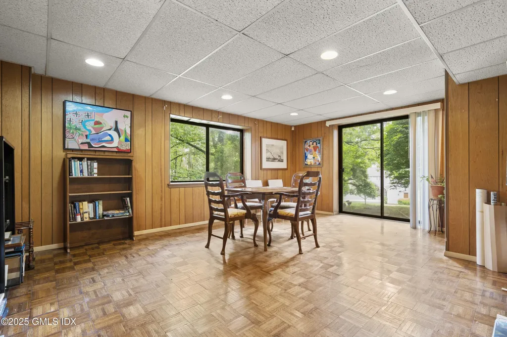 622 W Lyon Farm Drive Greenwich CT 06831