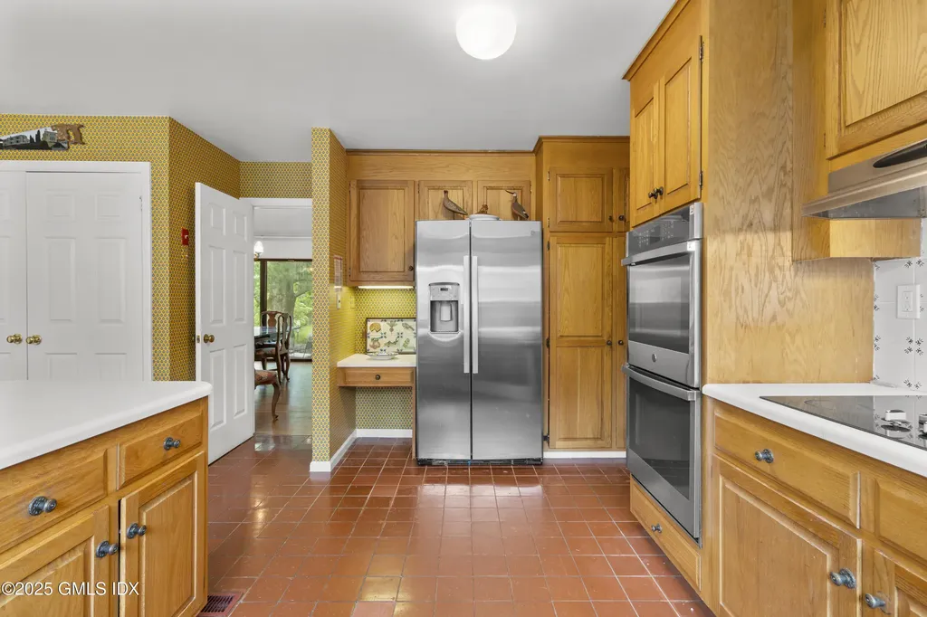 622 W Lyon Farm Drive Greenwich CT 06831