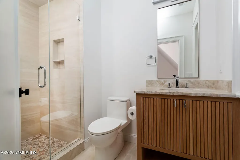 6 Dorchester Lane Riverside CT 06878