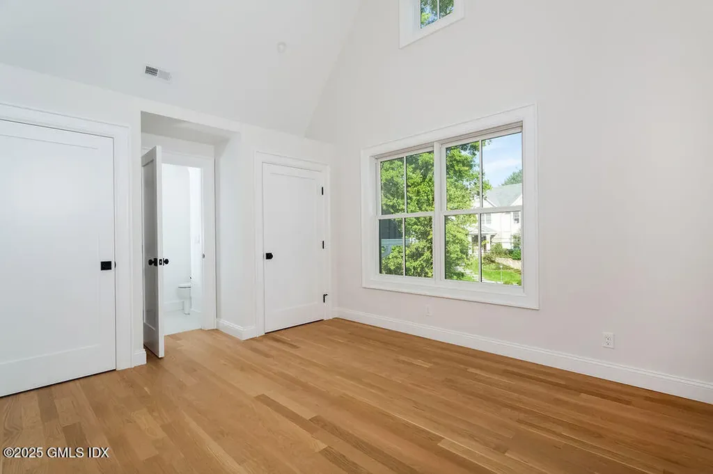 6 Dorchester Lane Riverside CT 06878