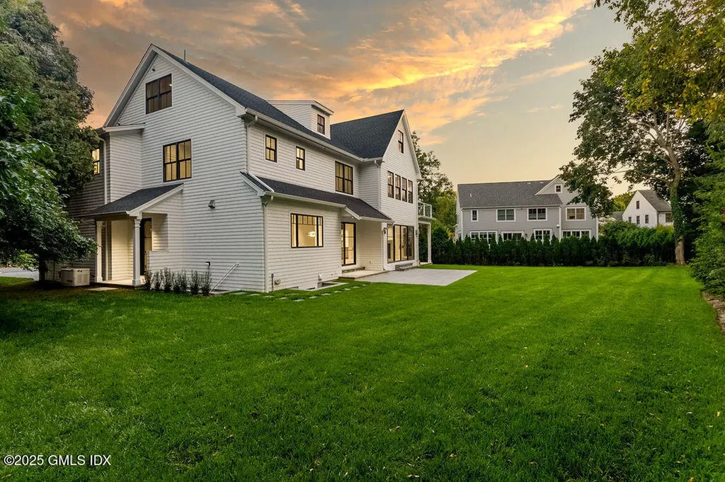 6 Dorchester Lane Riverside CT 06878