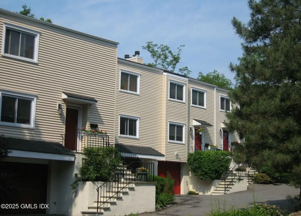 6 Nassau Place Cos Cob CT 06807