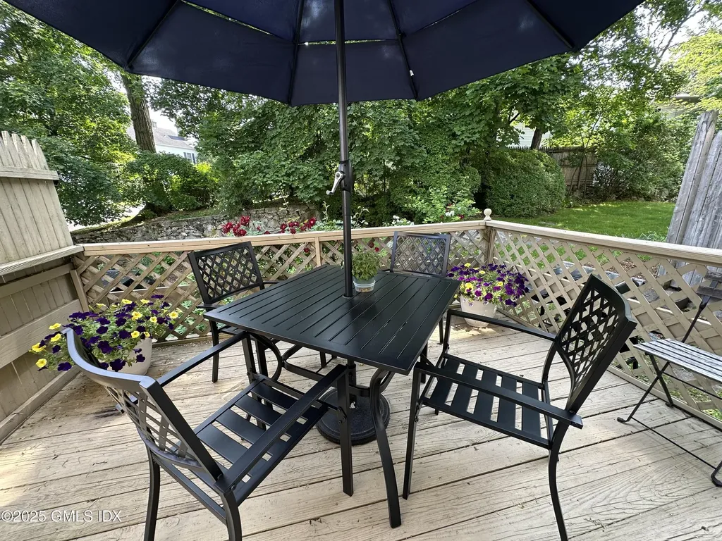 6 Nassau Place Cos Cob CT 06807