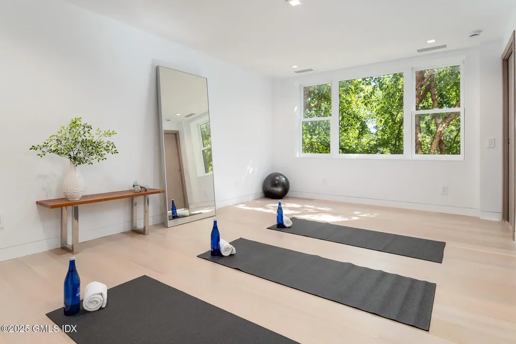 636 Steamboat Road Greenwich CT 06830