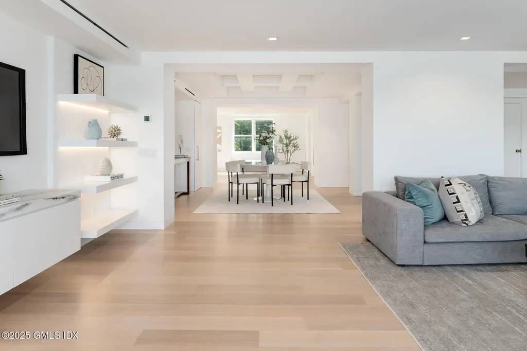 636 Steamboat Road Greenwich CT 06830