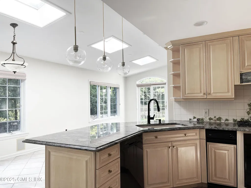 30 Split Timber Place Riverside CT 06878