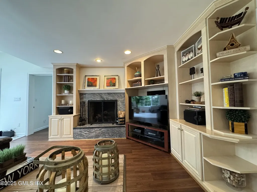 30 Split Timber Place Riverside CT 06878