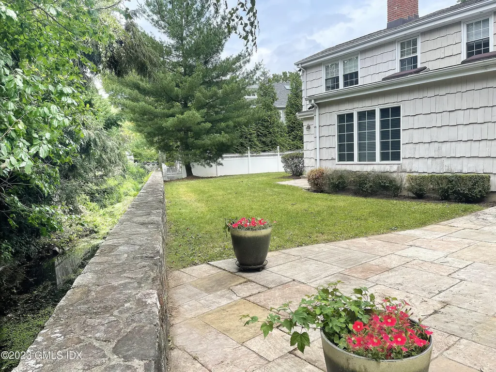 30 Split Timber Place Riverside CT 06878