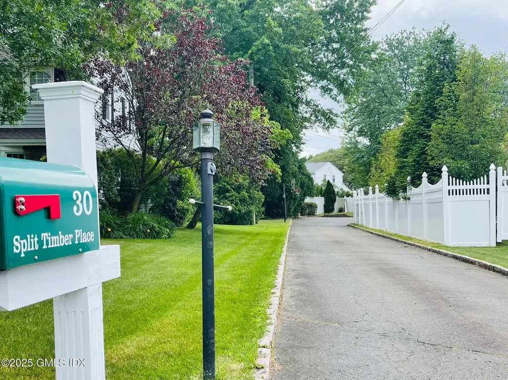 30 Split Timber Place Riverside CT 06878