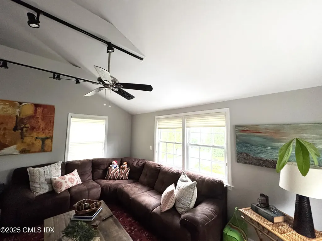 30 Split Timber Place Riverside CT 06878