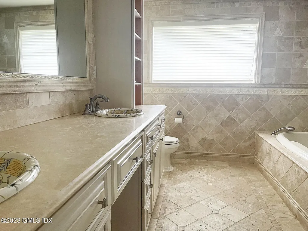 30 Split Timber Place Riverside CT 06878