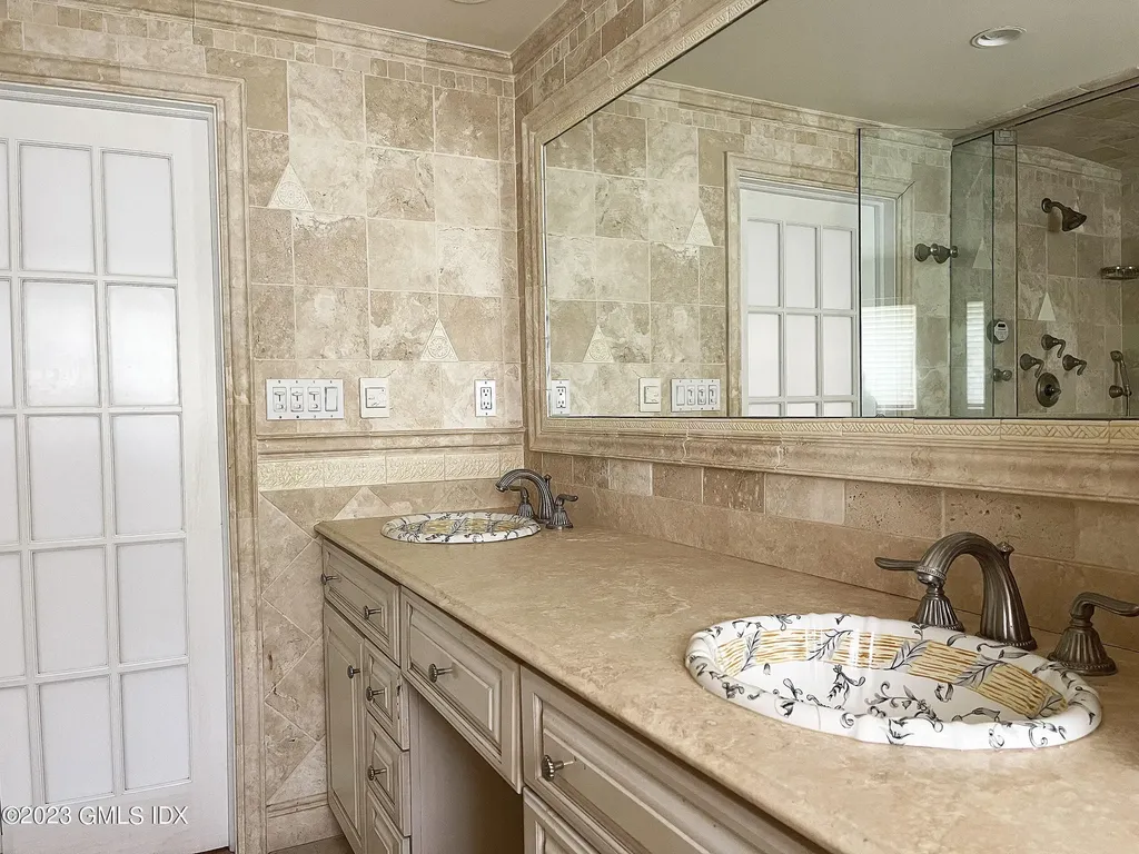 30 Split Timber Place Riverside CT 06878