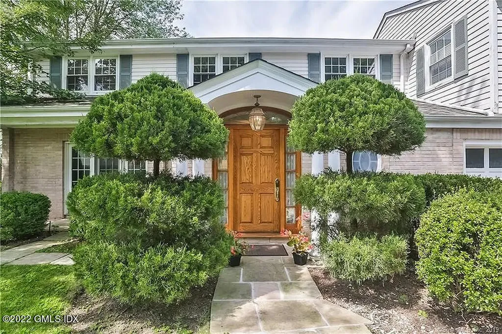 30 Split Timber Place Riverside CT 06878