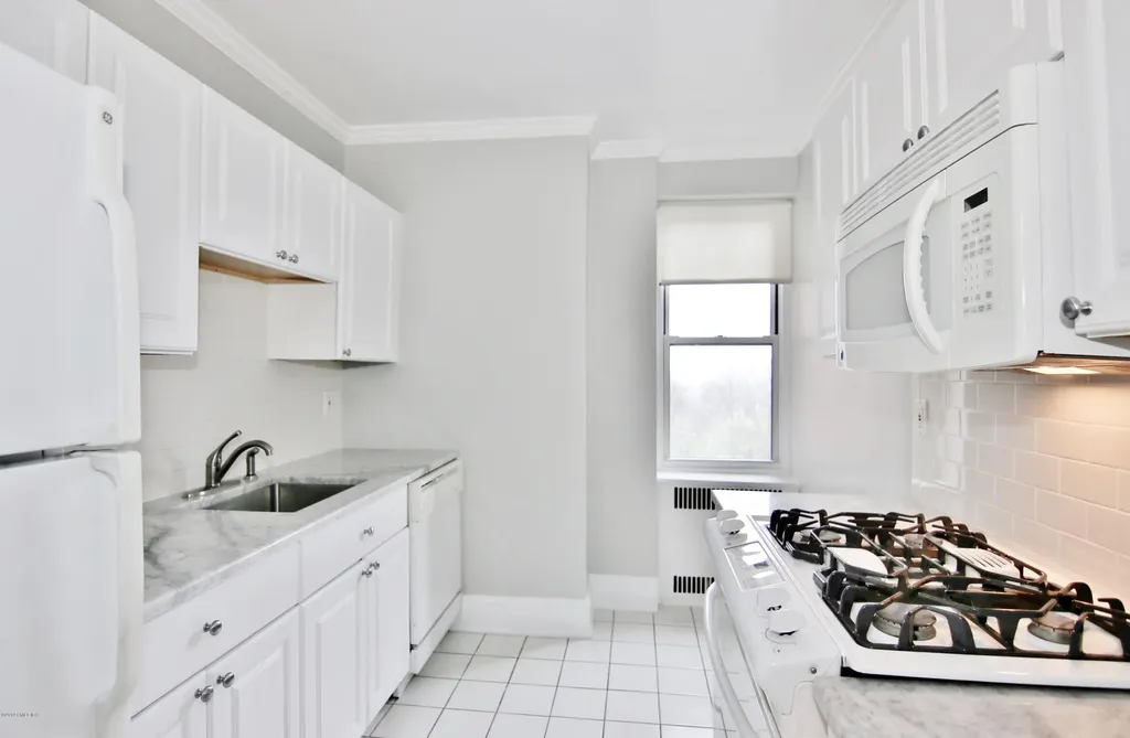 25 W Elm Street Greenwich CT 06830