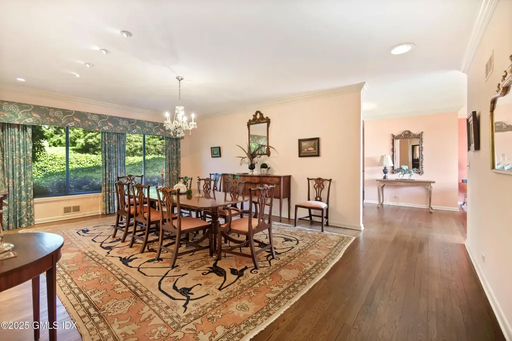 21 Aiken Road Greenwich CT 06831